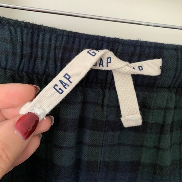 💙 Gap | Navy and Green Flannel Jogger Pants - Picture 5 of 8